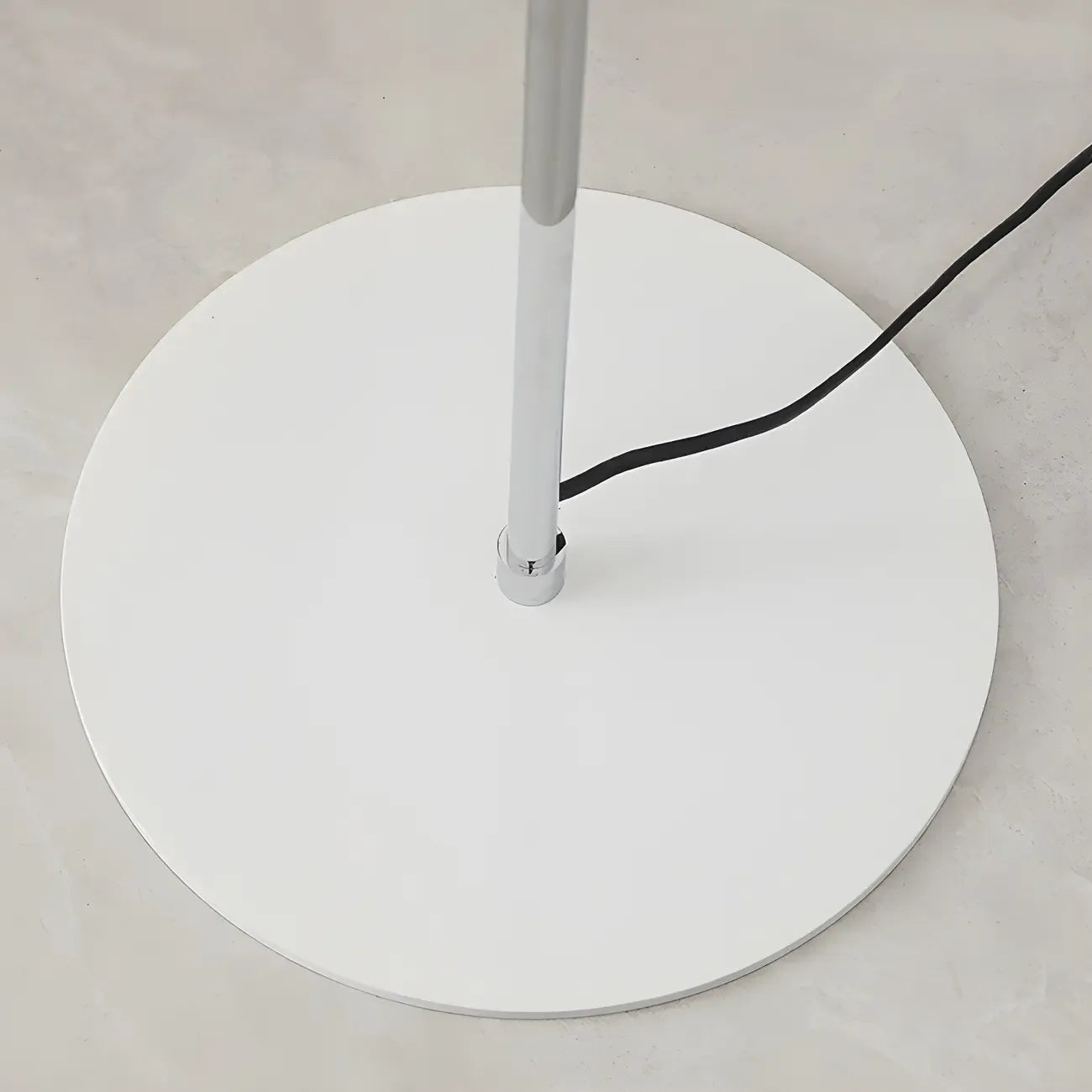 Minimalistic Geometric Off-White Metal Table Lamp for Bedroom
