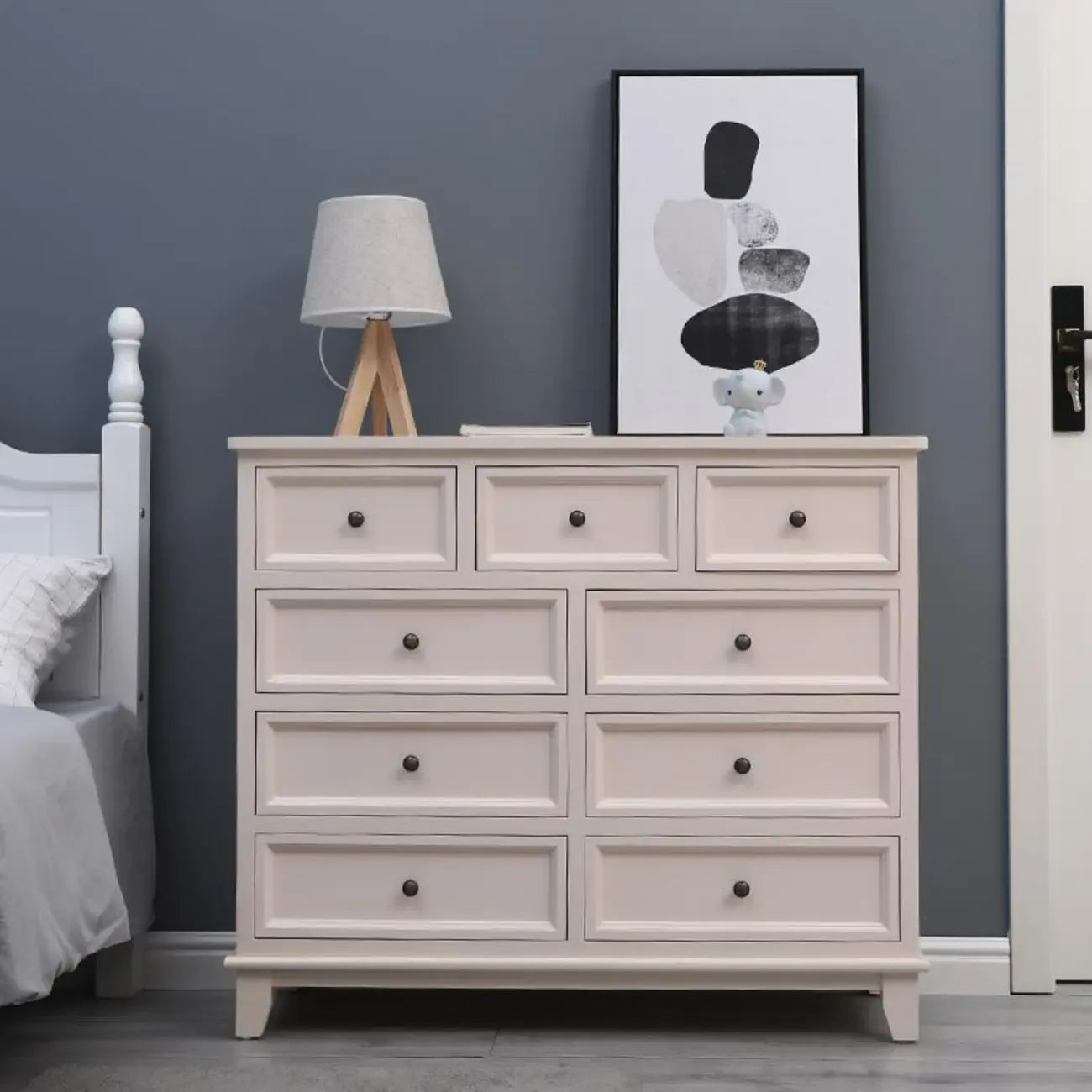 Elegant Wooden 7-Drawer White Dresser with Metal Handle