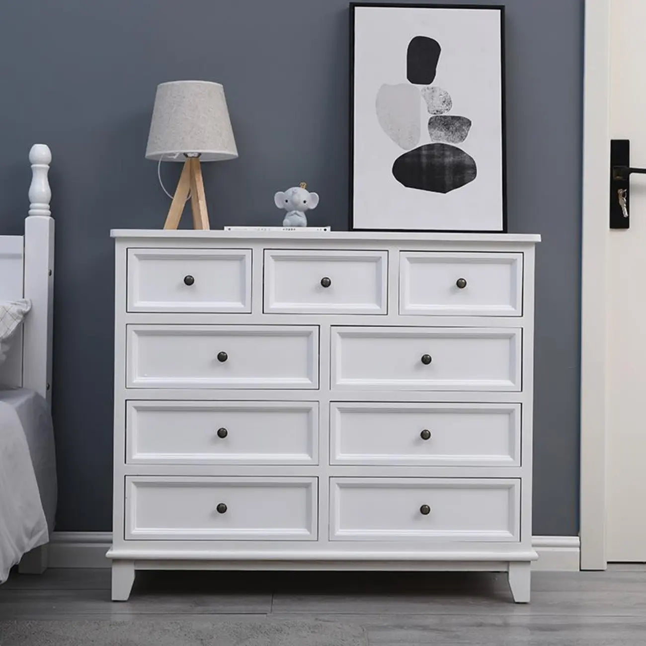 Elegant Wooden 7-Drawer White Dresser with Metal Handle