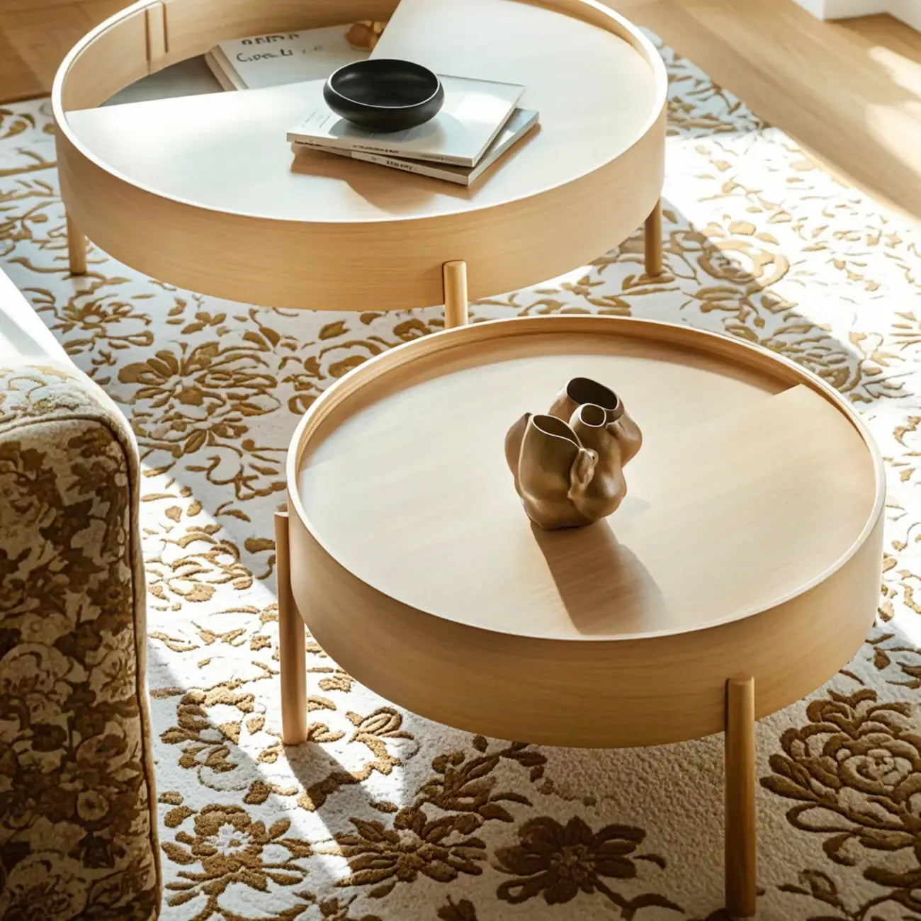 Scandinavian Indoor Round Coffee Table with Tray Top