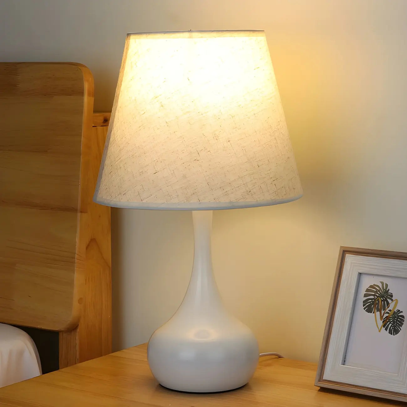 Bedside Elegant Black/White Metal Fabric Table Lamp