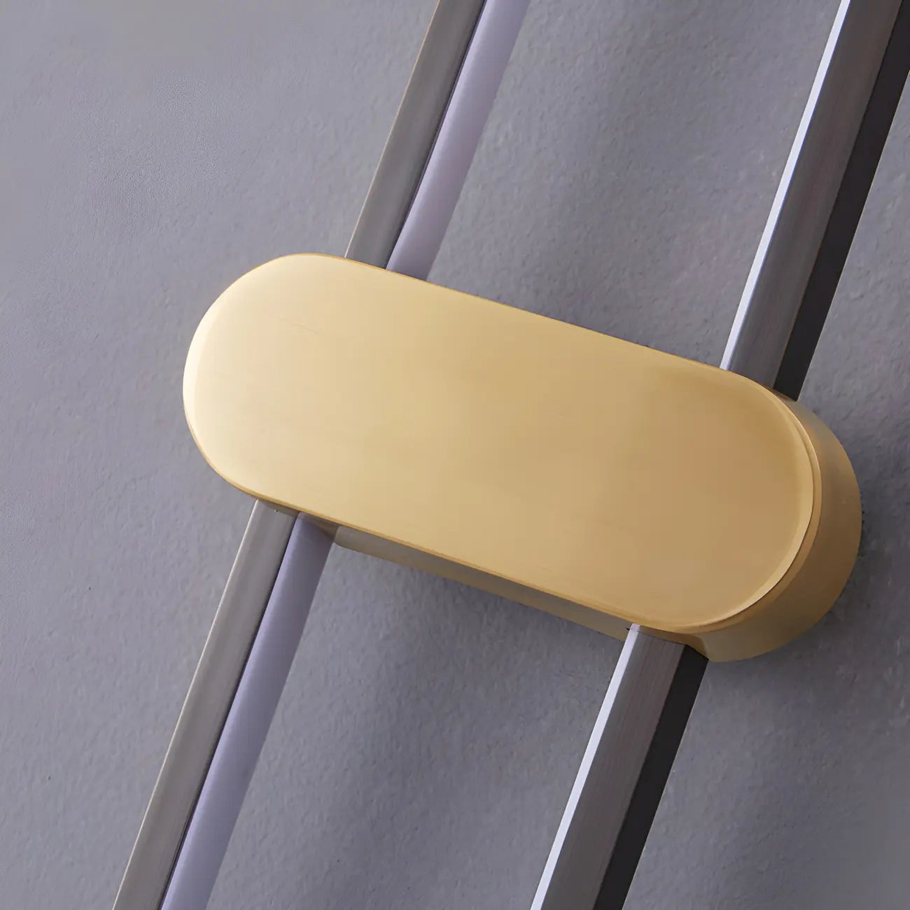 Classic Oval LED Vanity Light with Wall Mount for Bathroom