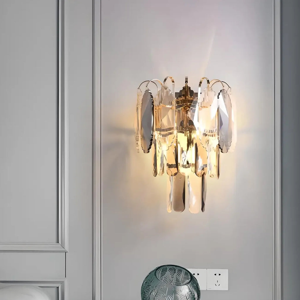 Artistic Wall Sconce with Brass Finish for Living Room Decor