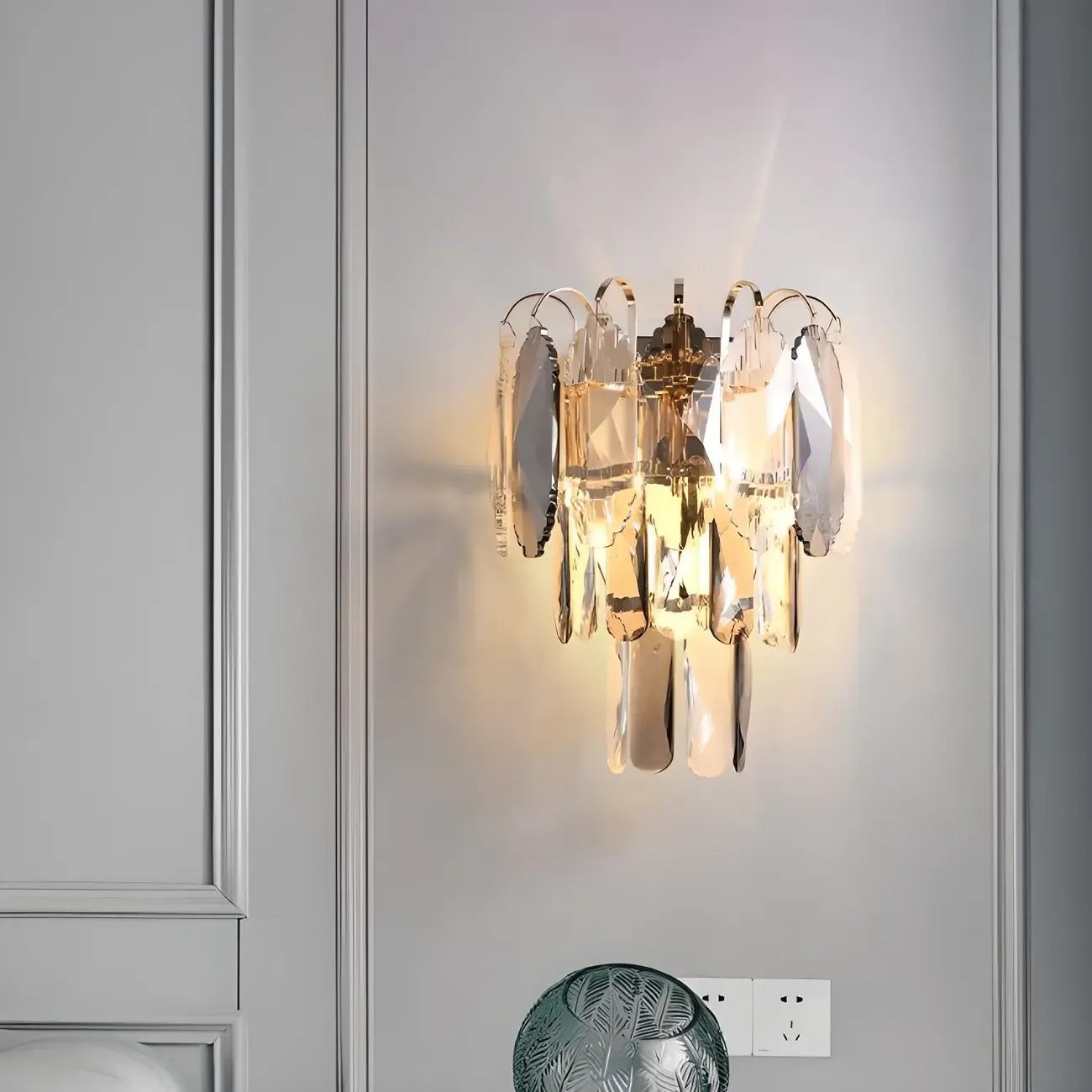 Artistic Wall Sconce with Brass Finish for Living Room Decor