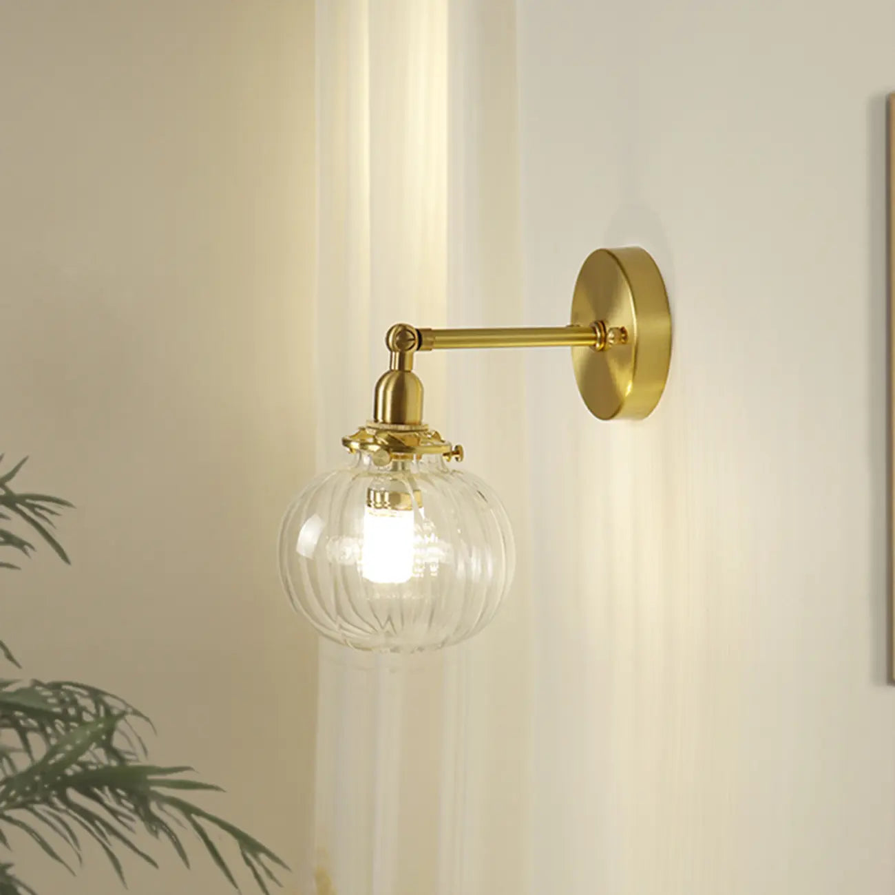 Transparent Globe Brass LED Wall Sconce for Hallway Lighting