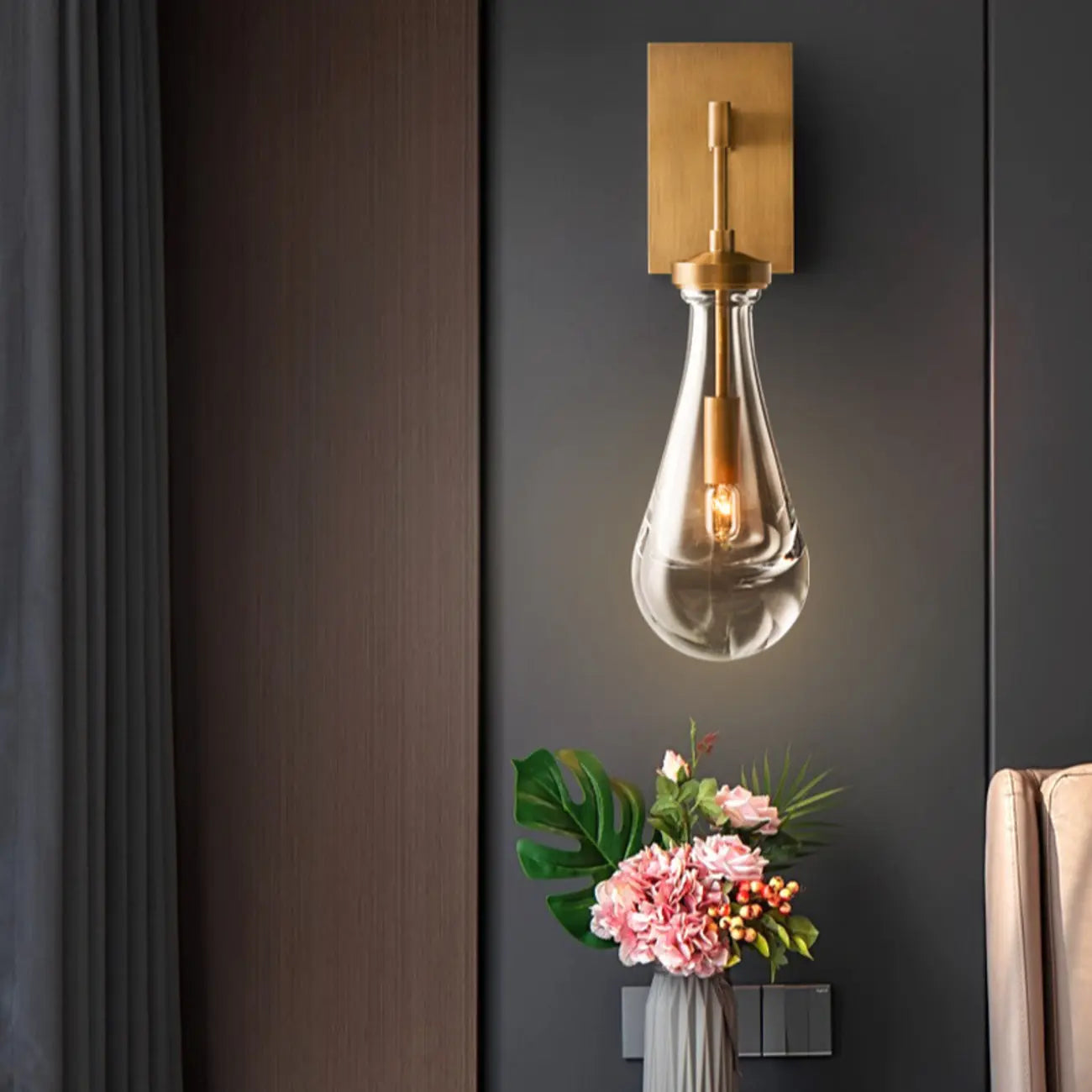 Modern Indoor Brass Wall Sconce with Geometric Crystal Shade