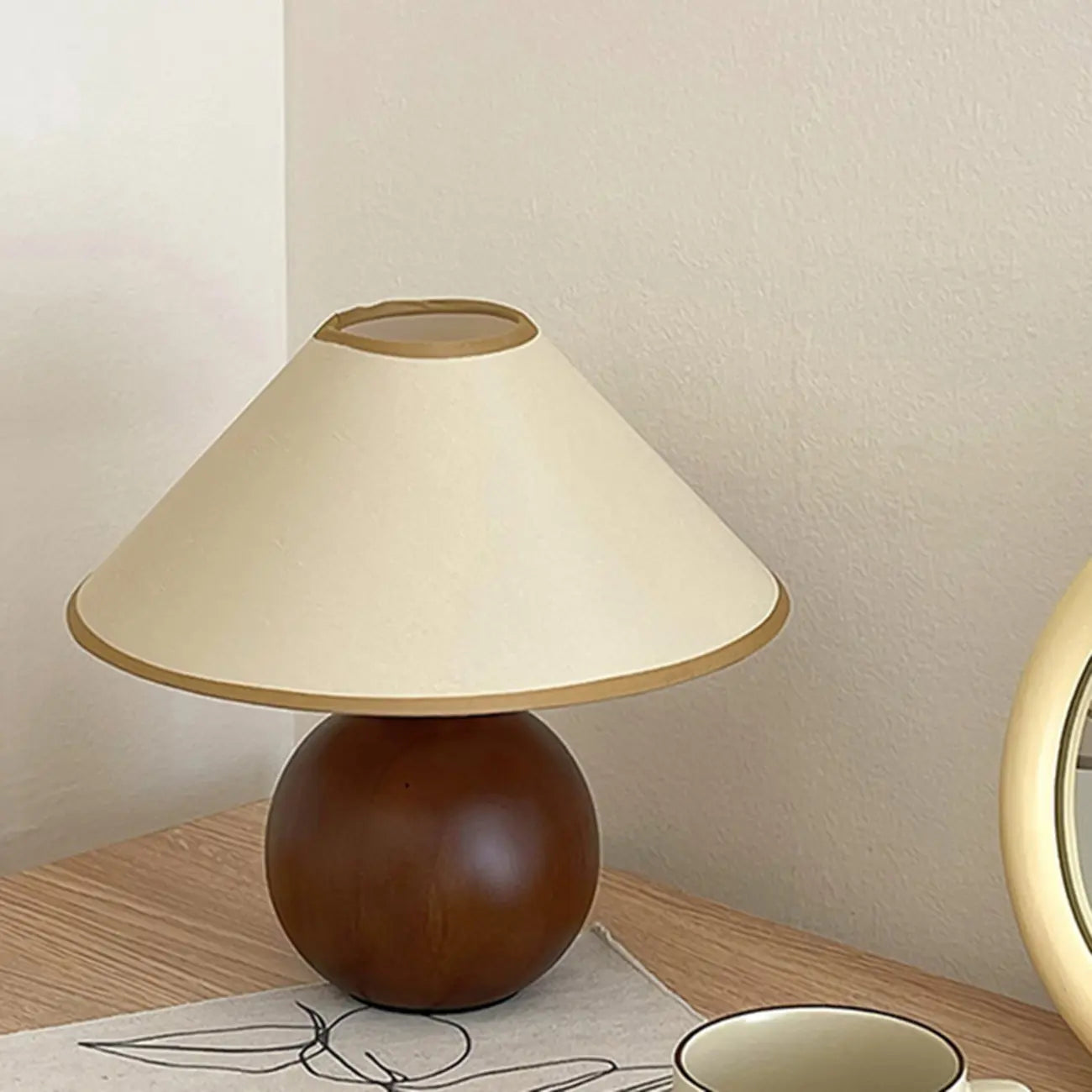 Modern Umbrella Shade Fabric LED Table Lamp for Bedroom