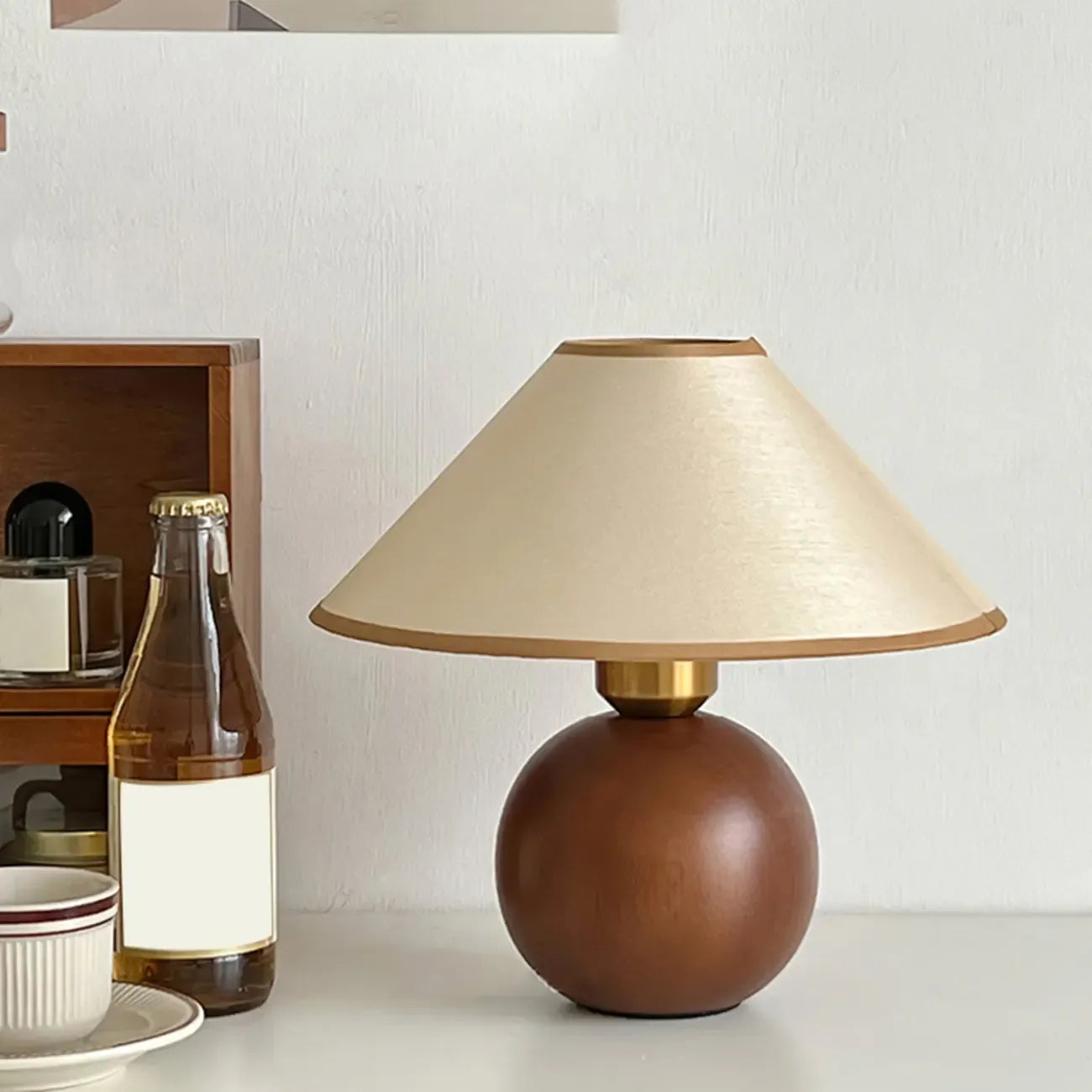 Modern Umbrella Shade Fabric LED Table Lamp for Bedroom