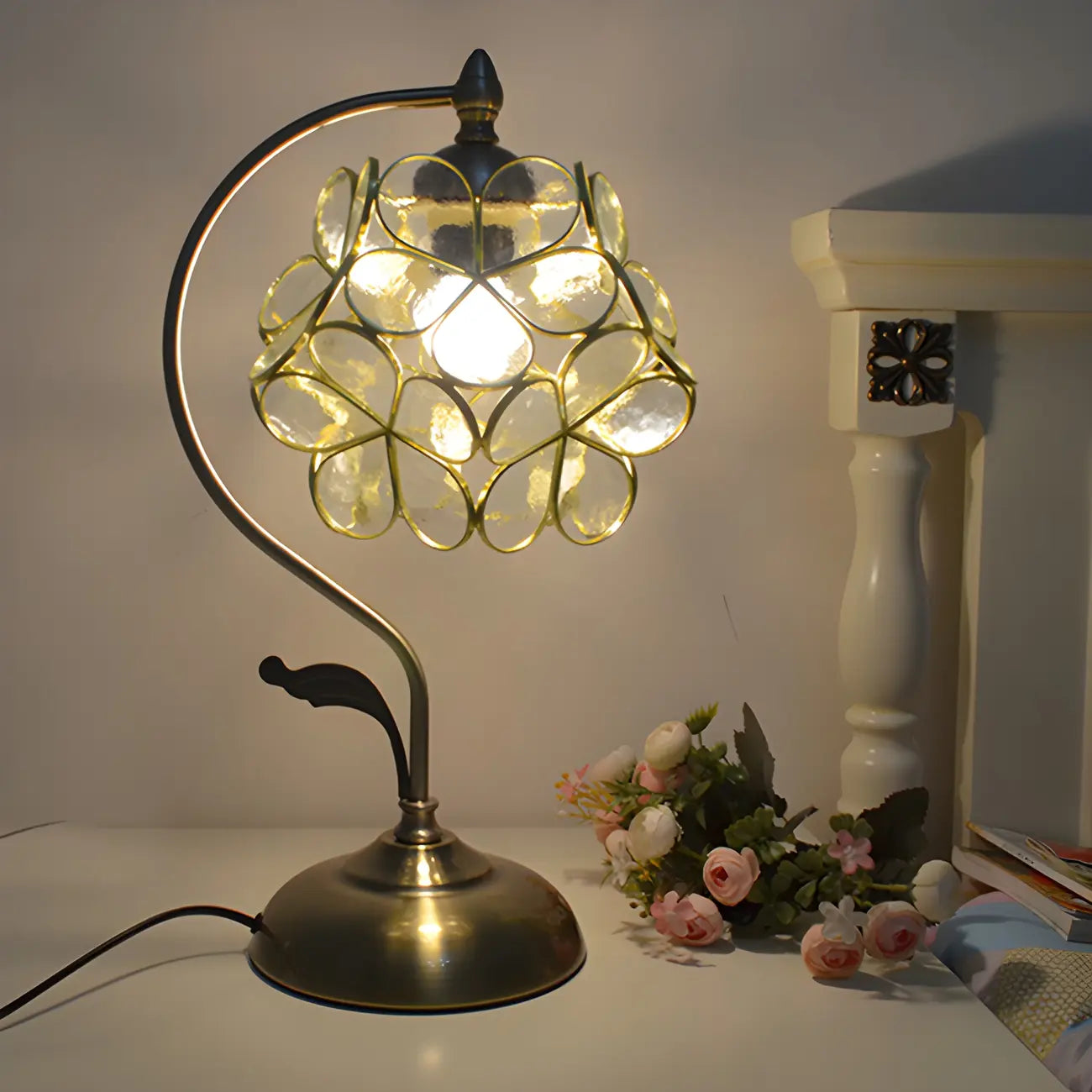 Vintage Stained Glass Flower Petal Table Lamp