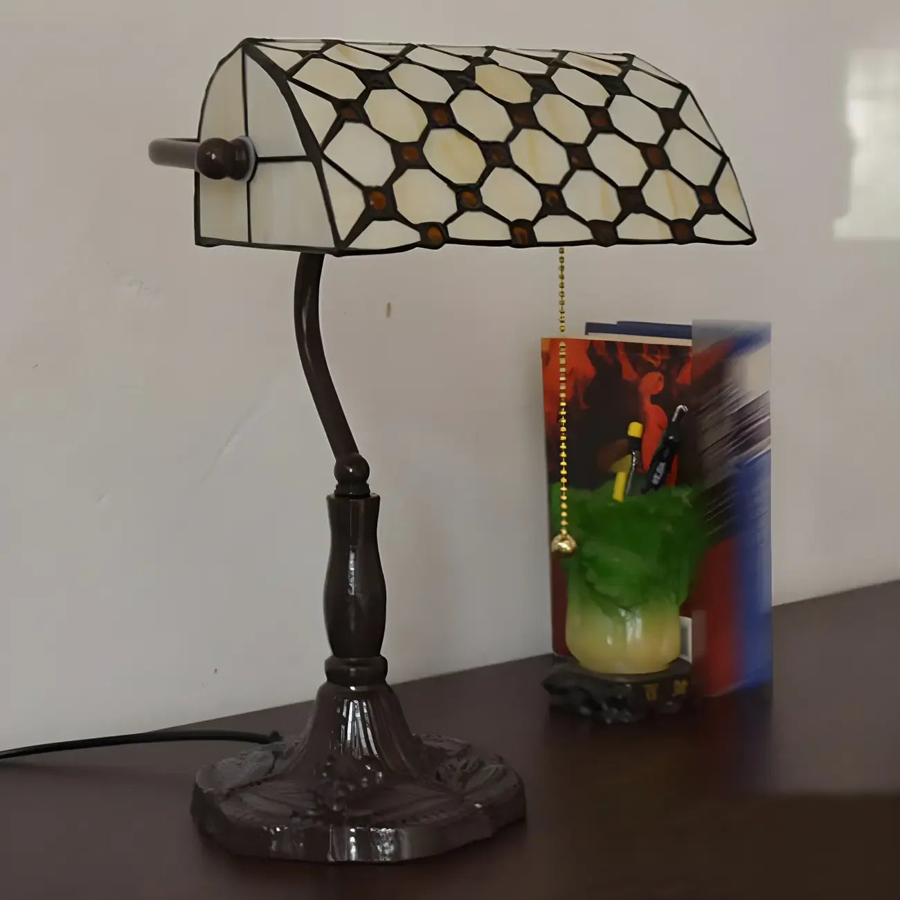 HomeyFad Retro Stained Glass LED Banker Table Lamp in Pull Chain