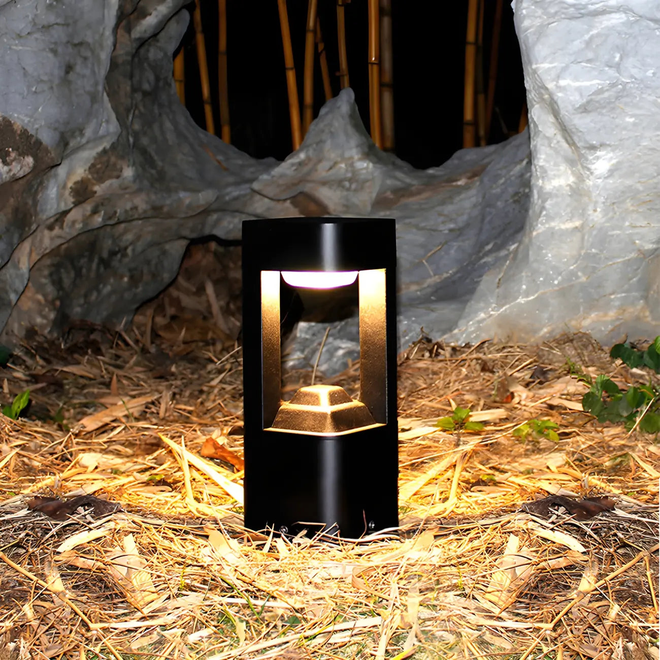 Stylish Solar Black LED Metal Outdoor Post Lights