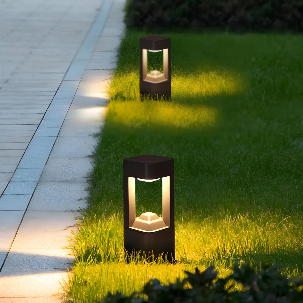 Stylish Solar Black LED Metal Outdoor Post Lights
